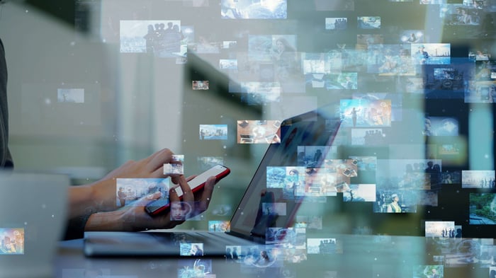 Top 3 predictions how video communication and collaboration will reshape organizations in 2022