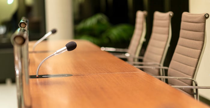 How does a virtual court work and what is a video arraignment?
