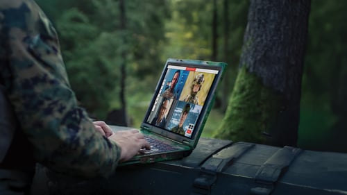 mission-video-soldier-meeting-forest